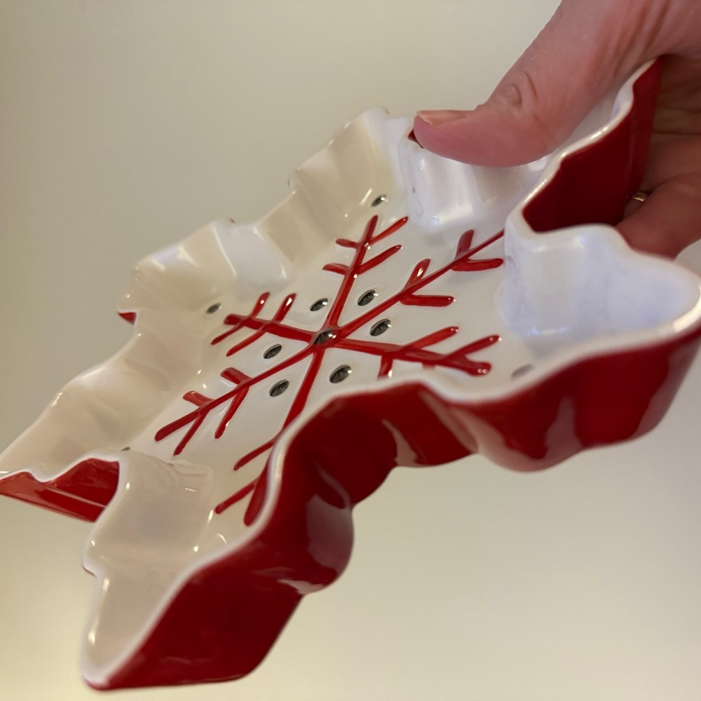 ❤️❄️VTG/ Hallmark Red and White Snowflake Dish - Picture 4 of 6